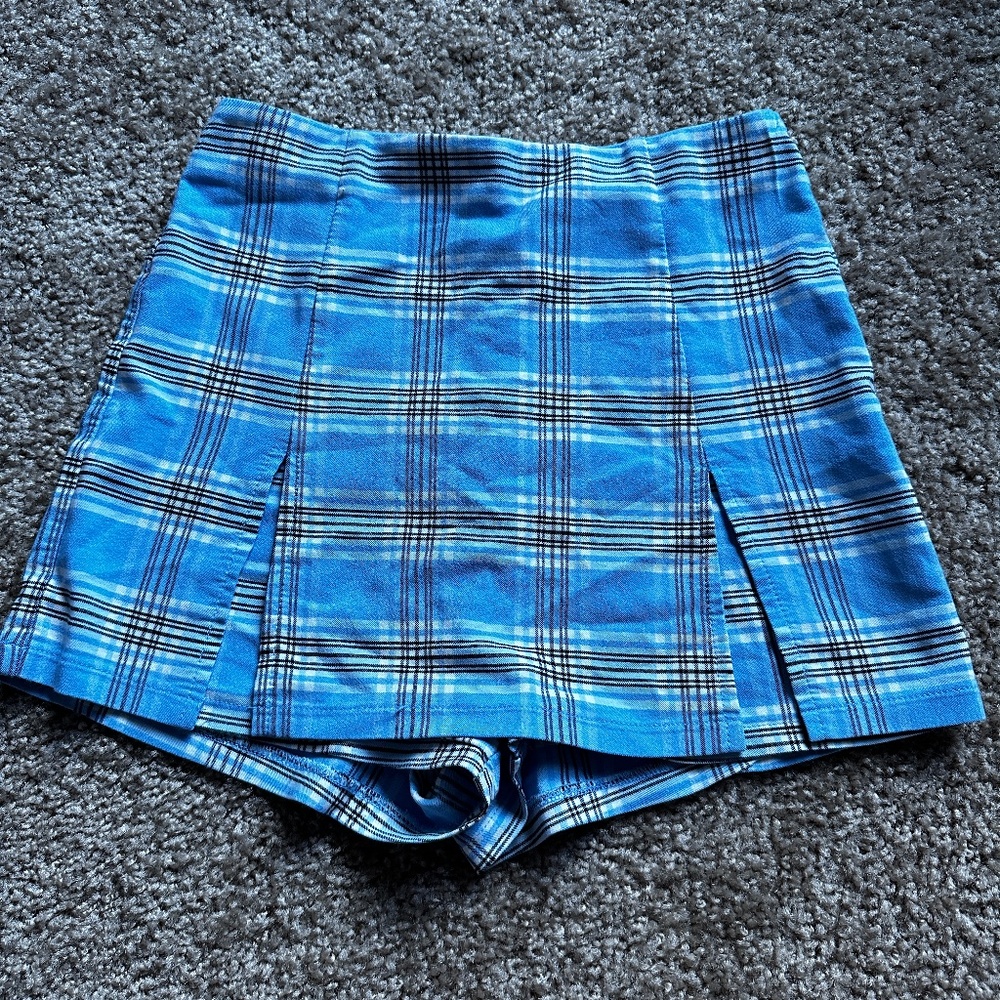 Love Tree brand black and white paid skort size S